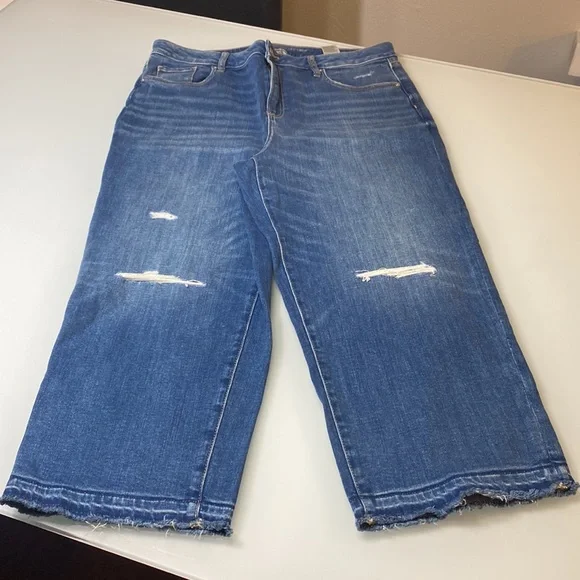 Chicos High Rise Straight Leg Crop sz16R - Picture 3 of 7